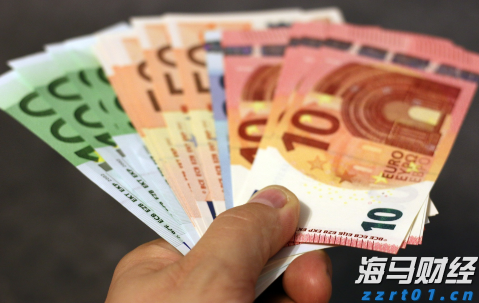 港股收盘(08.15) | 恒指收跌0.98% 互联网医疗股逆势走强 银诺医药-B(02591)首挂暴涨200%