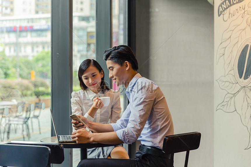 文艺复兴科技Q2增持英伟达(NVDA.US)、奈飞(NFLX.US) 清仓AMD(AMD.US)等